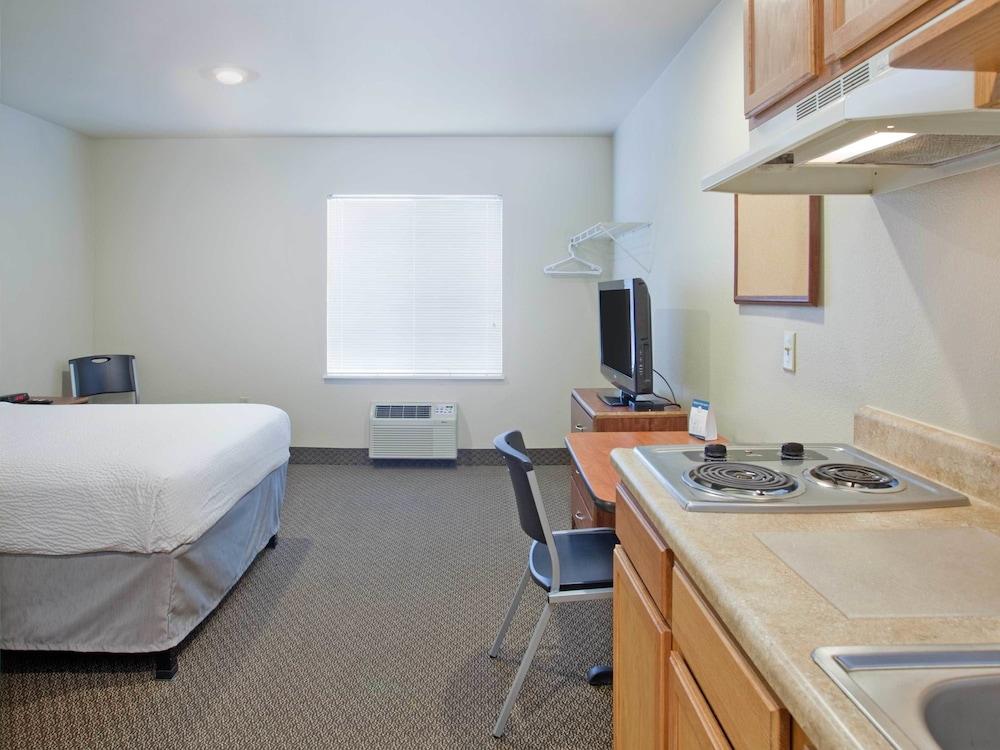 WoodSpring Suites Williston photo 22