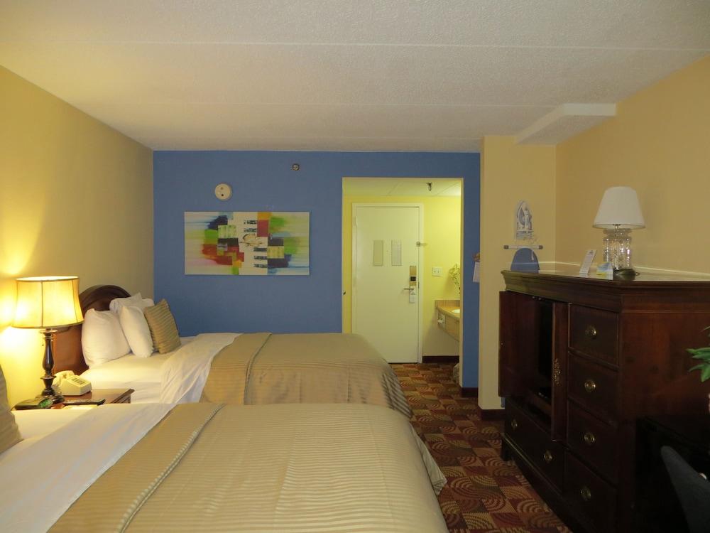Days Inn by Wyndham Syracuse photo 14