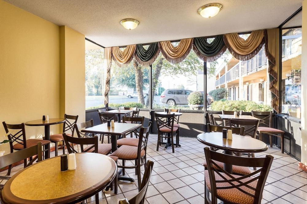 Quality Inn Blytheville photo 18
