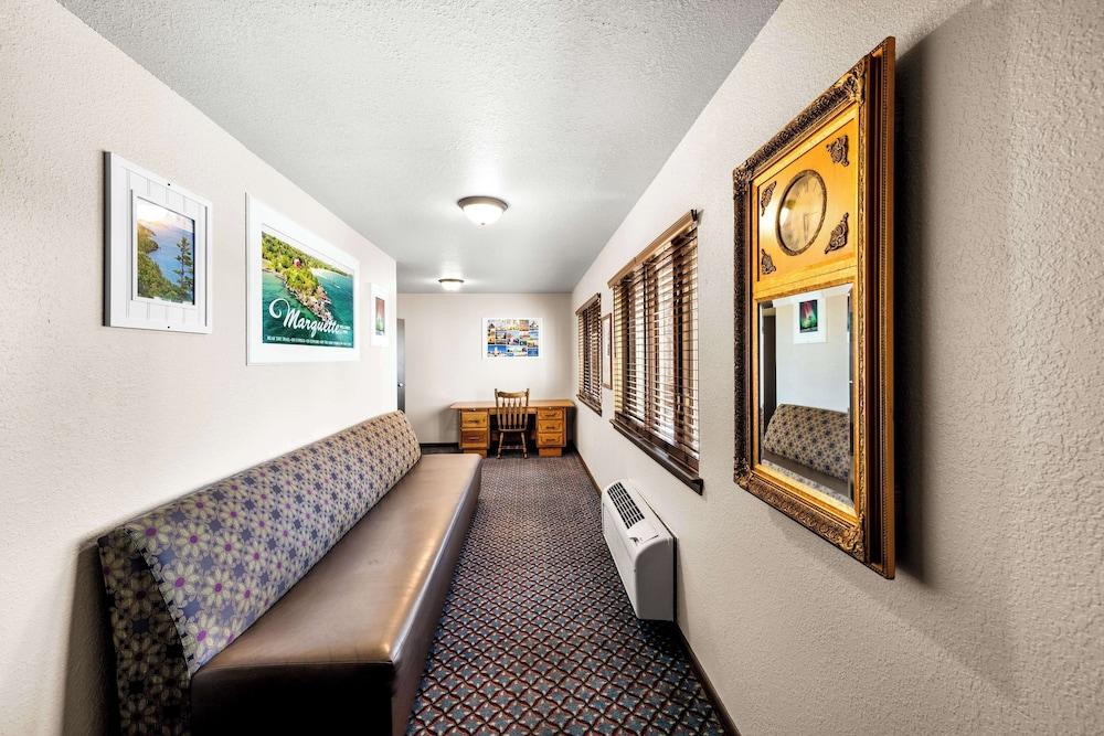 Americas Best Value Inn Marquette photo 5