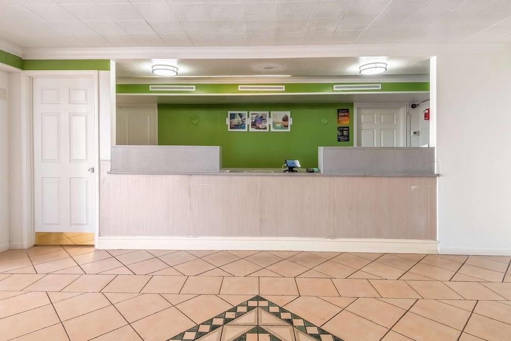 Studio 6 Fort Worth, TX - West Medical Center photo 16