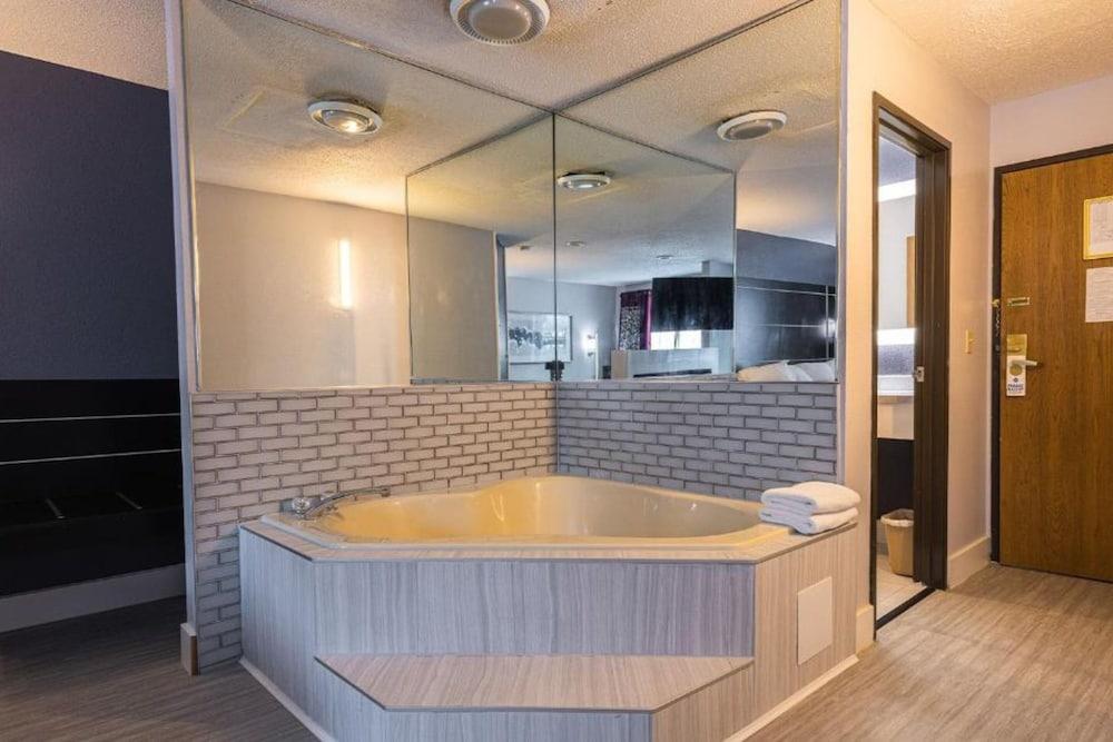 Coratel Inn & Suites by Jasper Hastings photo 12