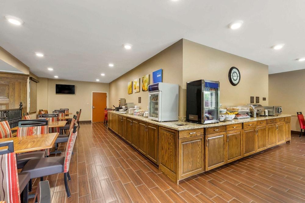 Comfort Suites Boone - University Area photo 32
