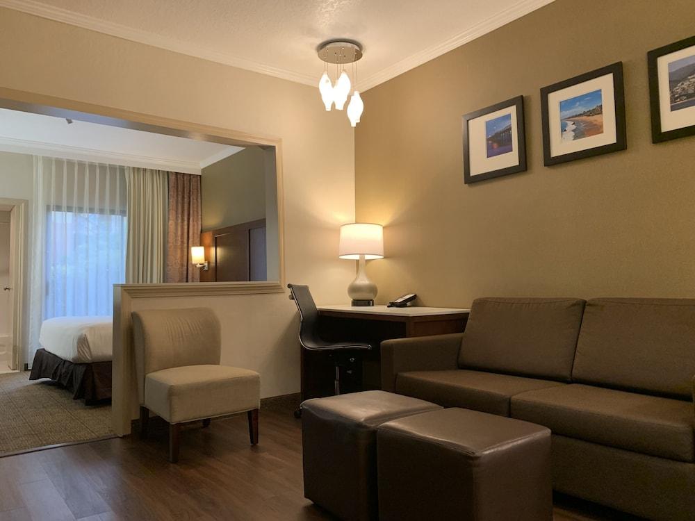 MainStay Suites John Wayne Airport by Choice Hotels photo 41