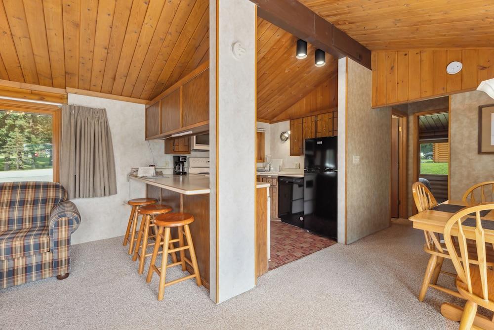 The Lodges at Breezy Point photo 47
