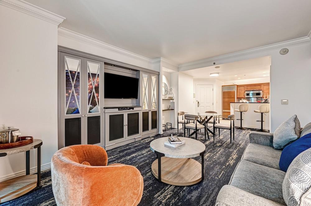 Suite Hub LV at Signature Sphere View photo 52