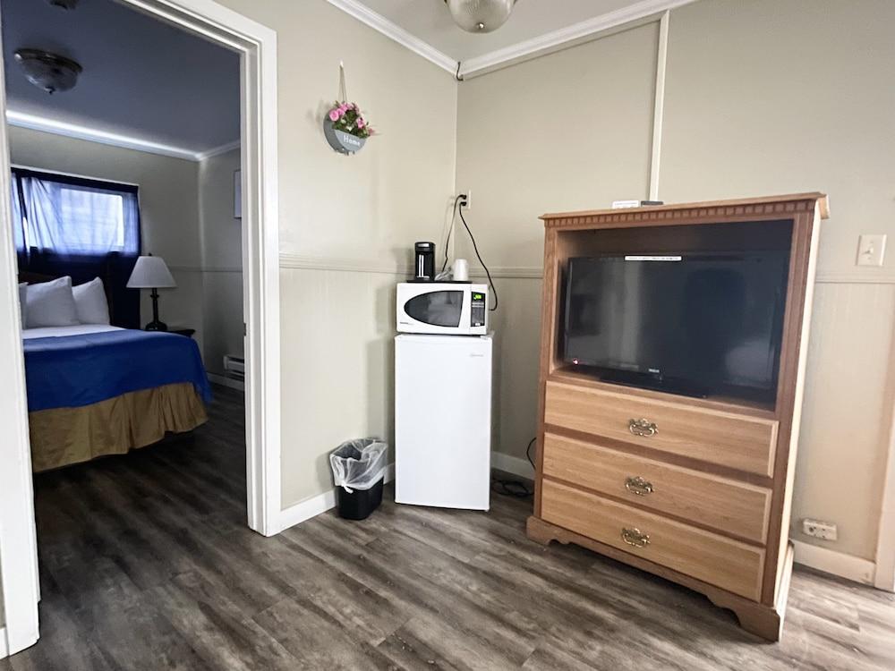 Studio 9 Fort Bragg, LLC. photo 37
