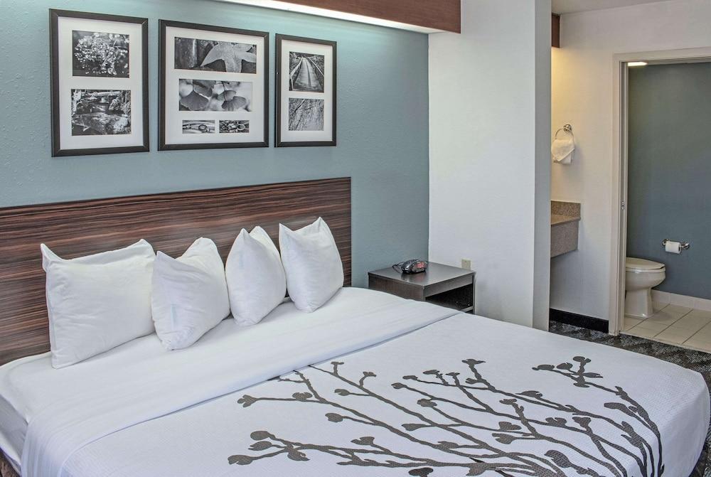 Sleep Inn Lake Wright - Norfolk Airport photo 8