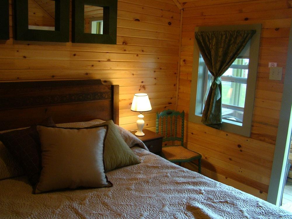 Bay Leaf Cottages & Bistro photo 26
