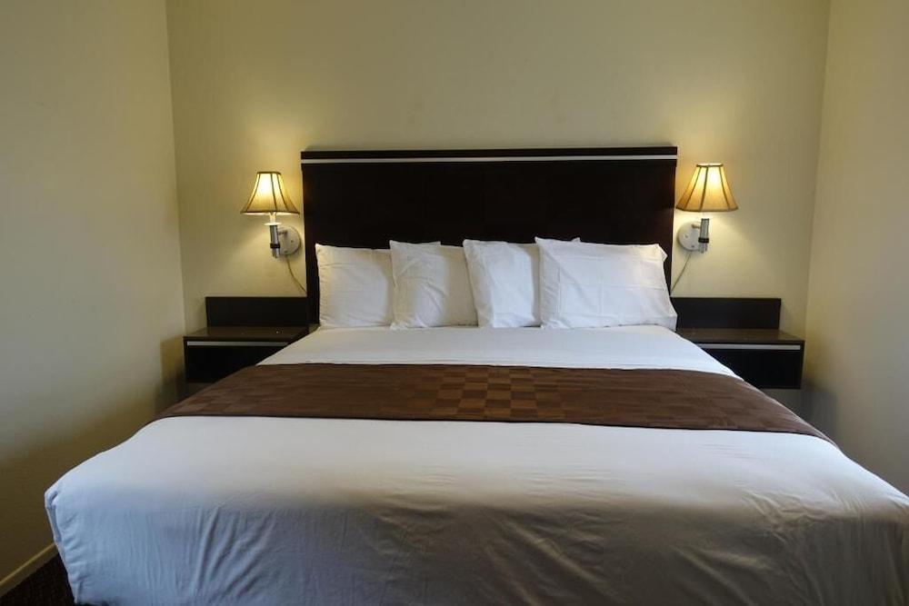 Baycities Motel photo 4