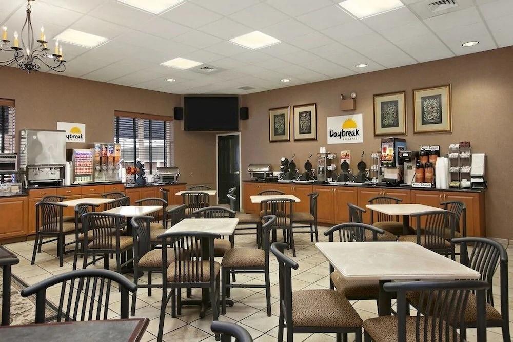Days Inn by Wyndham Hershey photo 29