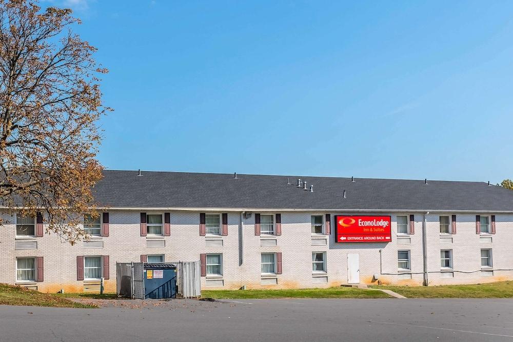 Econo Lodge Reading Airport photo 41