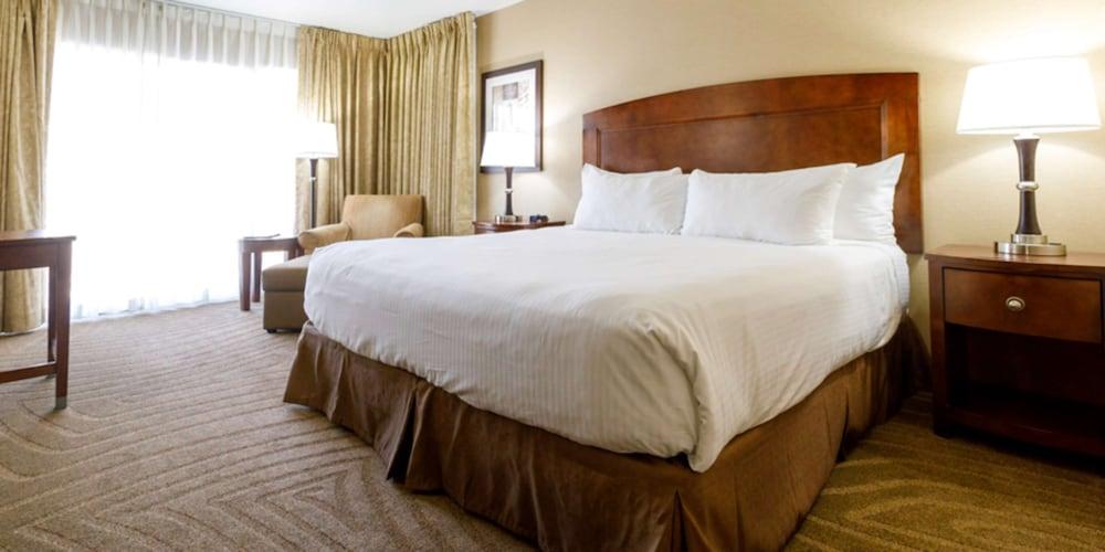 Maverick Hotel and Casino by Red Lion Hotels photo 6
