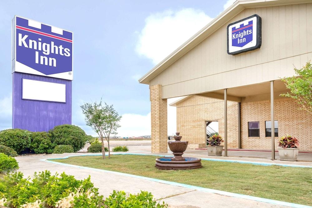 Knights Inn Slaton photo 17