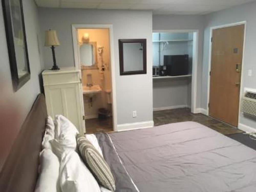 Hickory Shades Motel photo 2