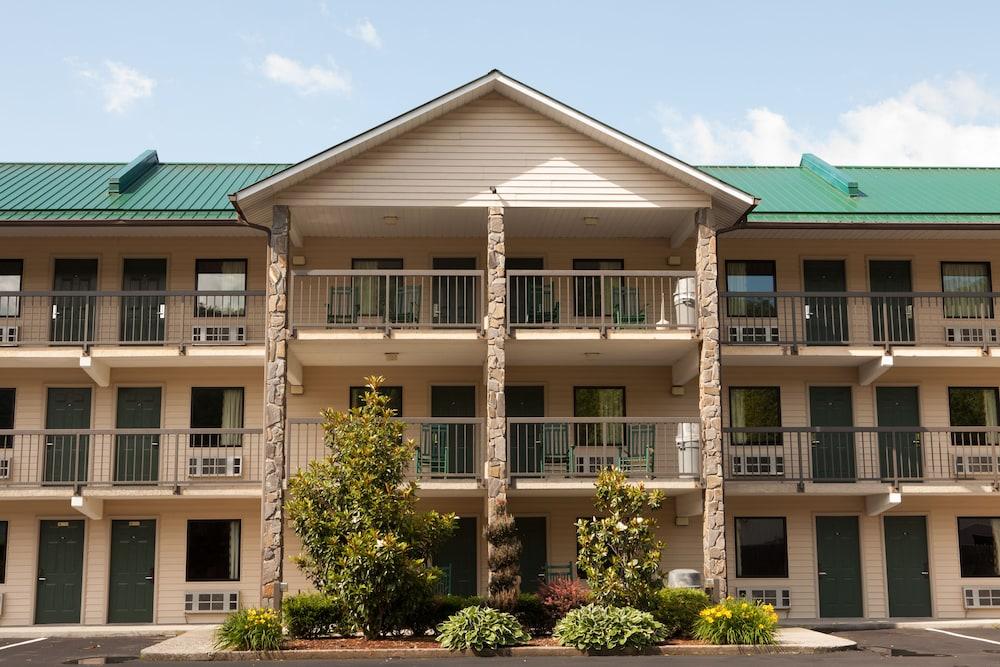 Cherokee Lodge photo 24
