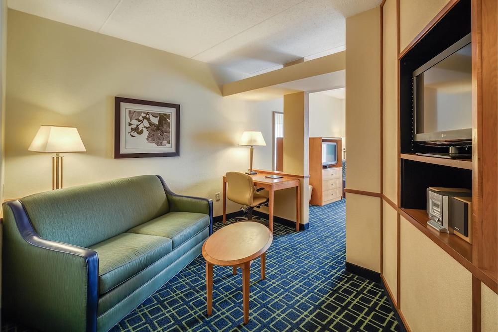 Fairfield Inn & Suites by Marriott Jacksonville Beach photo 13