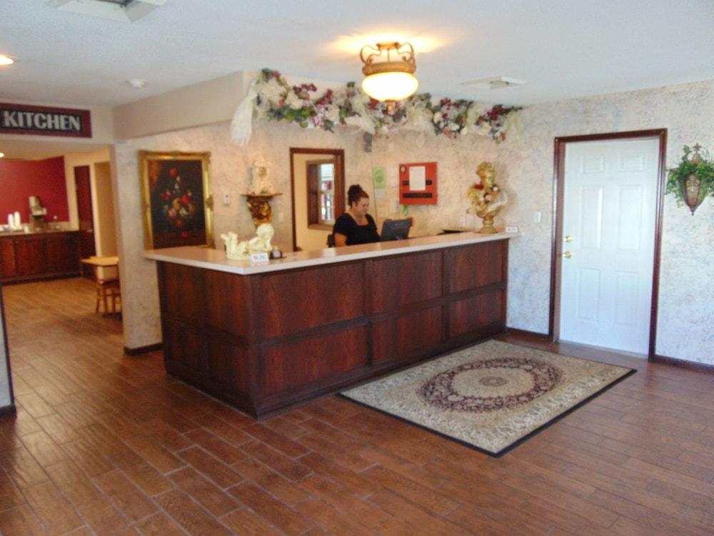 Candlelight Inn photo 18