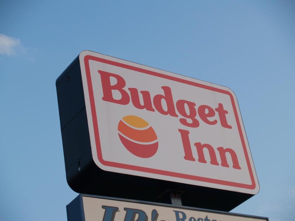 Budget Inn of Claypool Hill photo 34