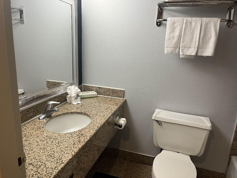 Studio 6 Amarillo, TX – West Medical Center photo 45