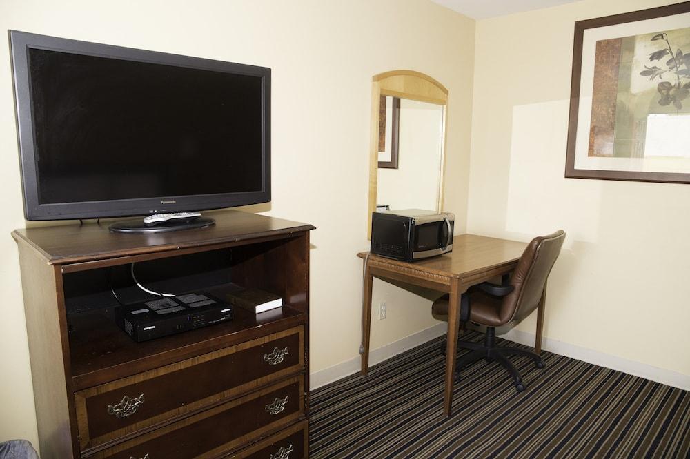 Capri inn and Suites photo 13