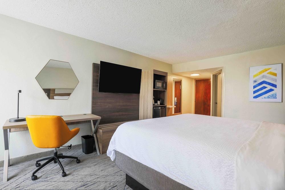 Holiday Inn Express Burlington by IHG photo 14