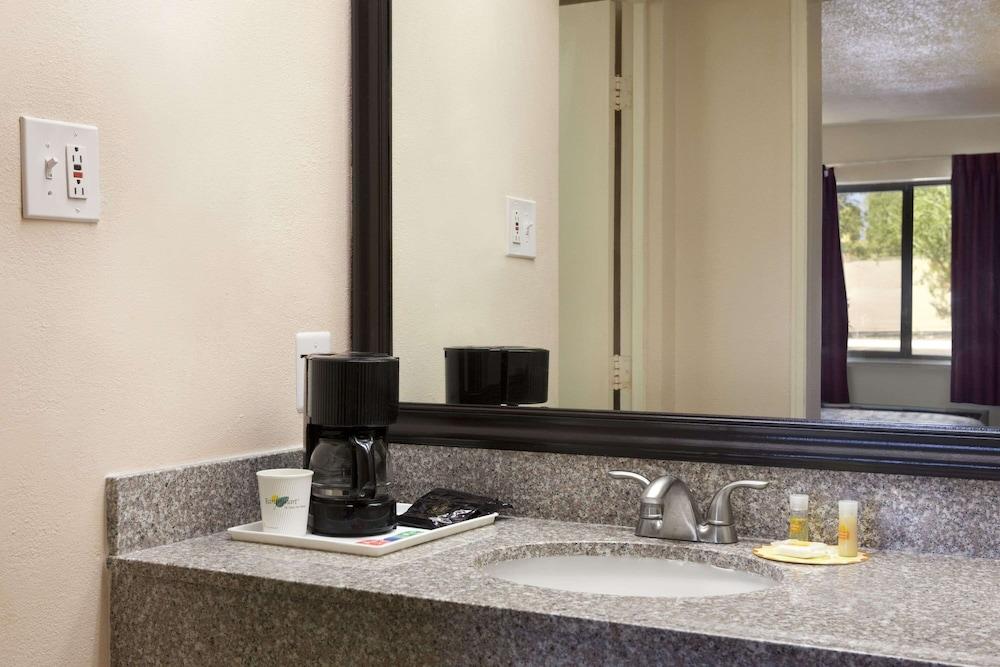 Days Inn by Wyndham Santa Fe New Mexico photo 14