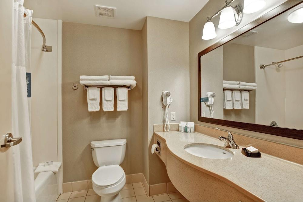 Hampton Inn Bloomsburg photo 26