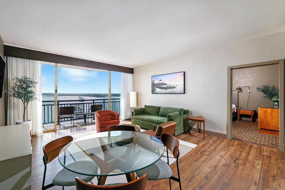 Wyndham San Diego Bayside photo 7