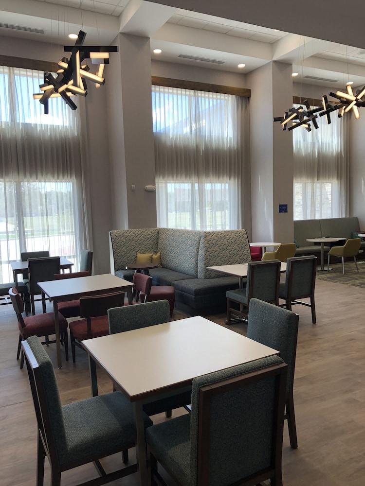 Hampton Inn & Suites Pekin Peoria Area photo 2