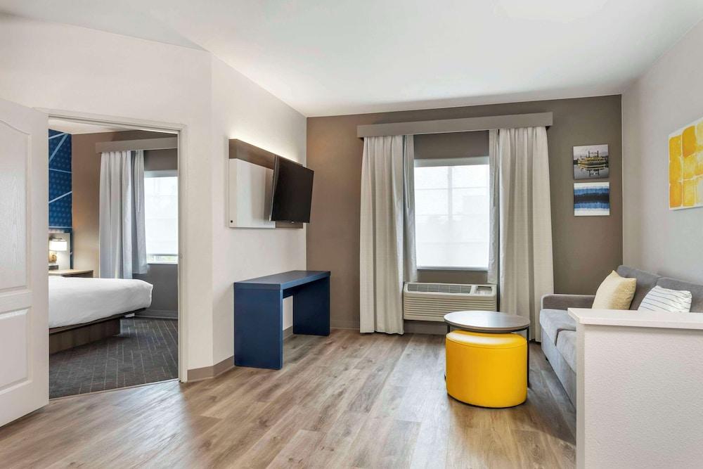 Comfort Suites Elgin Northwest photo 15