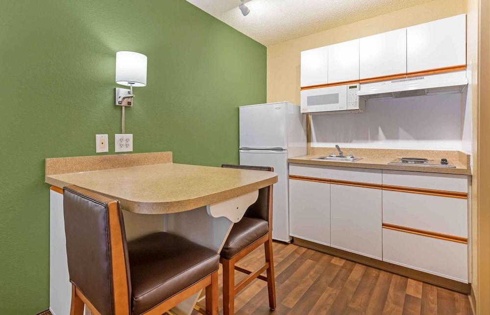 Extended Stay America Suites Washington DC Falls Church photo 17