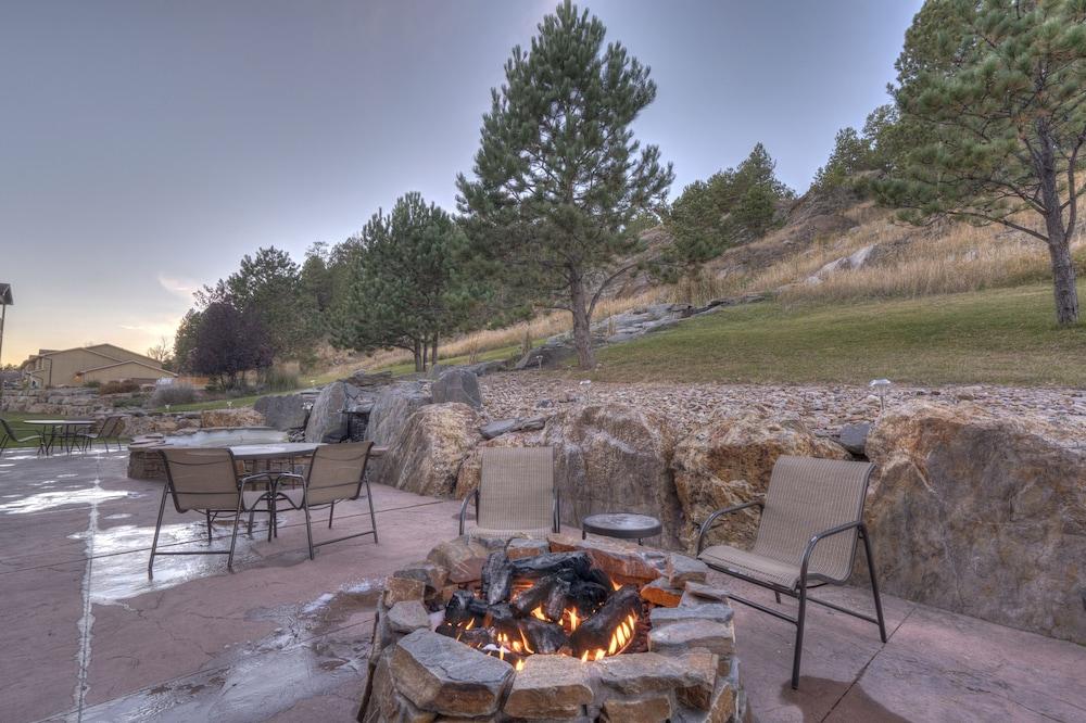 Holiday Inn Express Hotel & Suites Custer by IHG photo 49