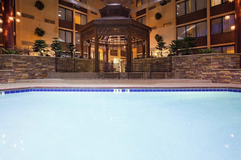 Holiday Inn Bloomington Airport South Mall Area by IHG photo 21