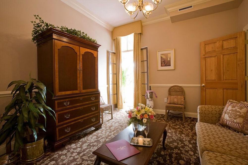 Hotel Alcott photo 2