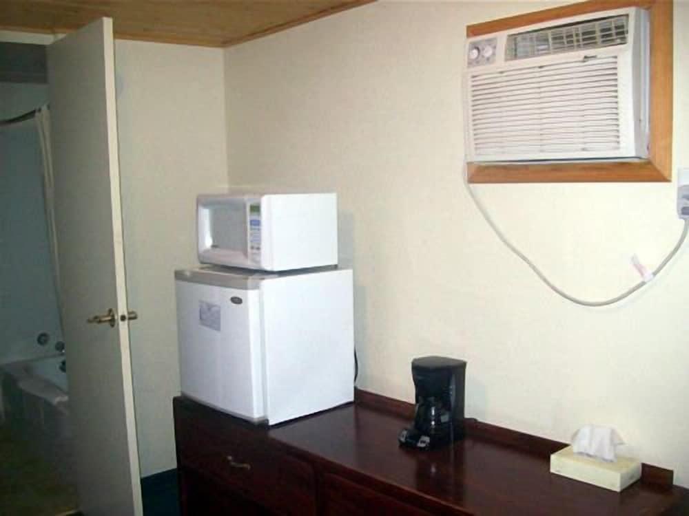 Sagebrush Inn photo 13