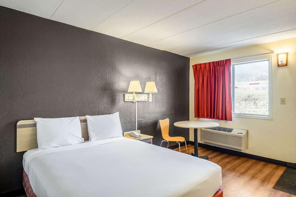 Rodeway Inn Dubuque photo 28