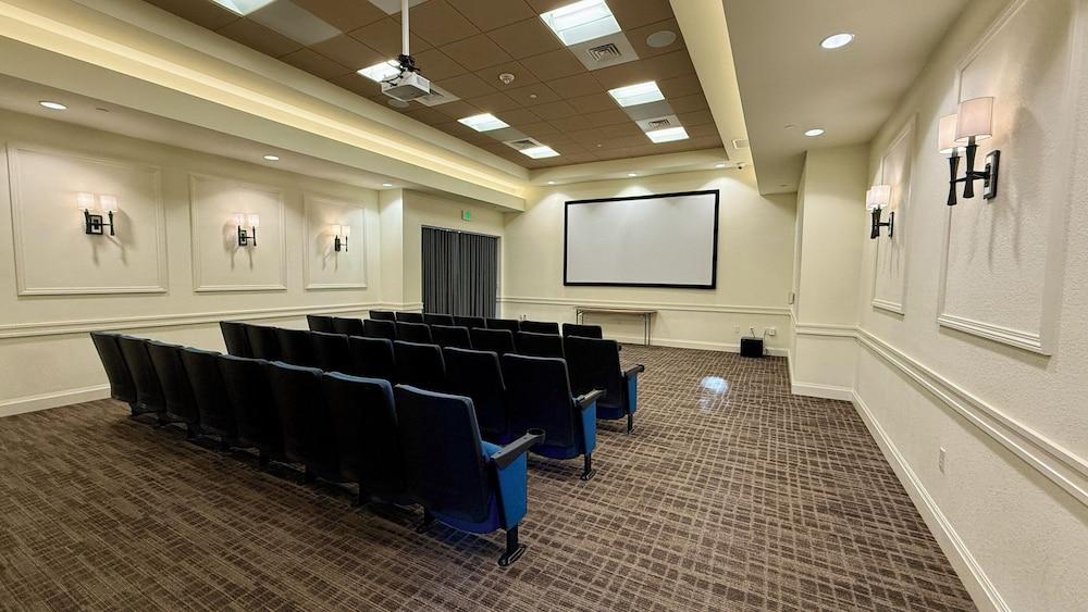 Holiday Inn Express & Suites Clermont Se West Orlando by IHG photo 61