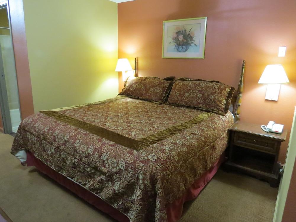 First Western Inn Caseyville photo 4