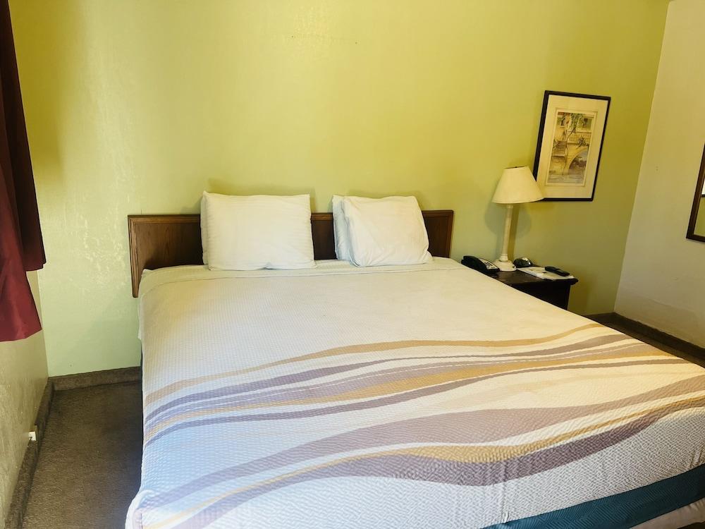 Budget INN photo 3