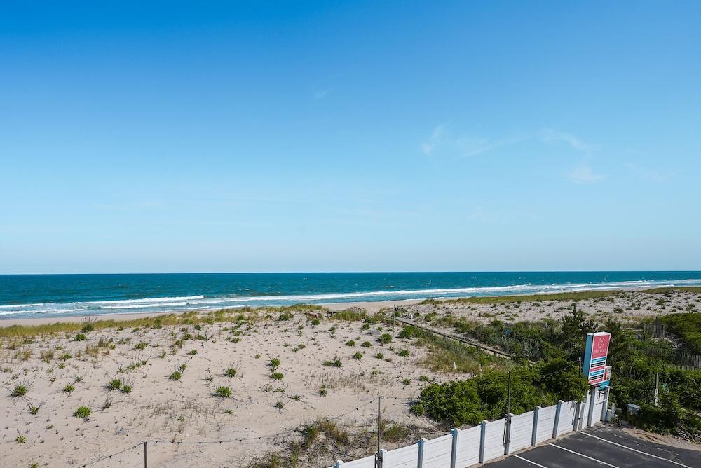 Spray Beach Oceanfront Hotel photo 38