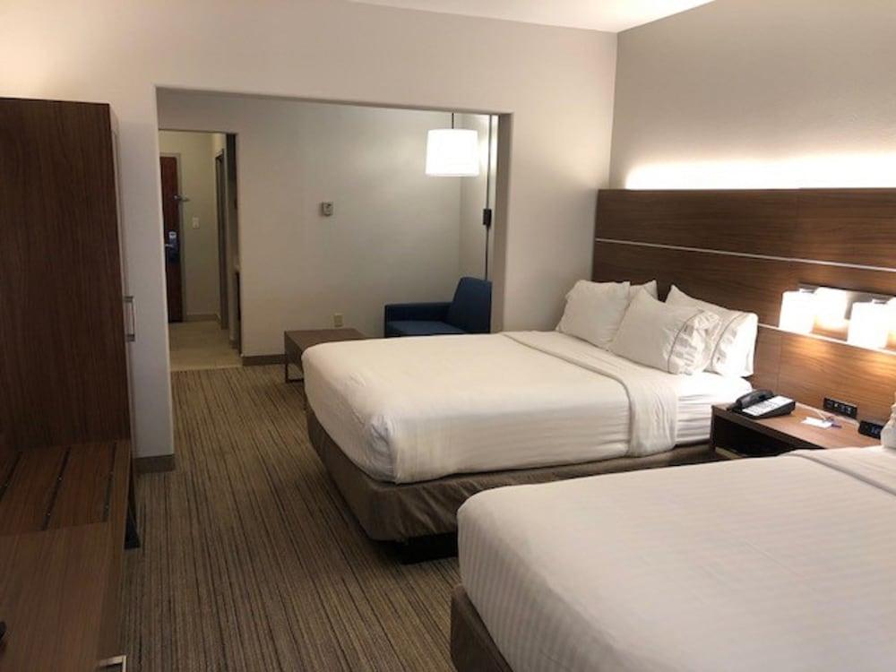 Holiday Inn Express & Suites Rio Grand by IHG photo 7