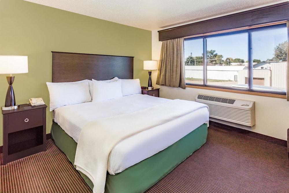 AmericInn by Wyndham Hampton photo 10