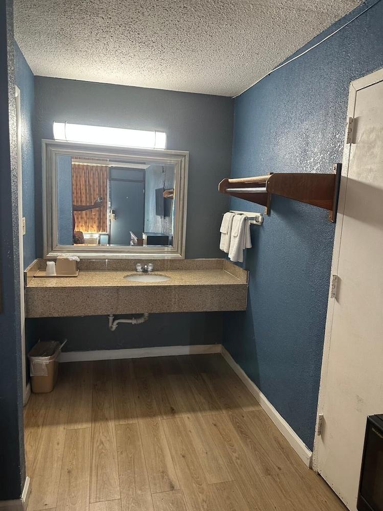 Carolina Inn photo 7