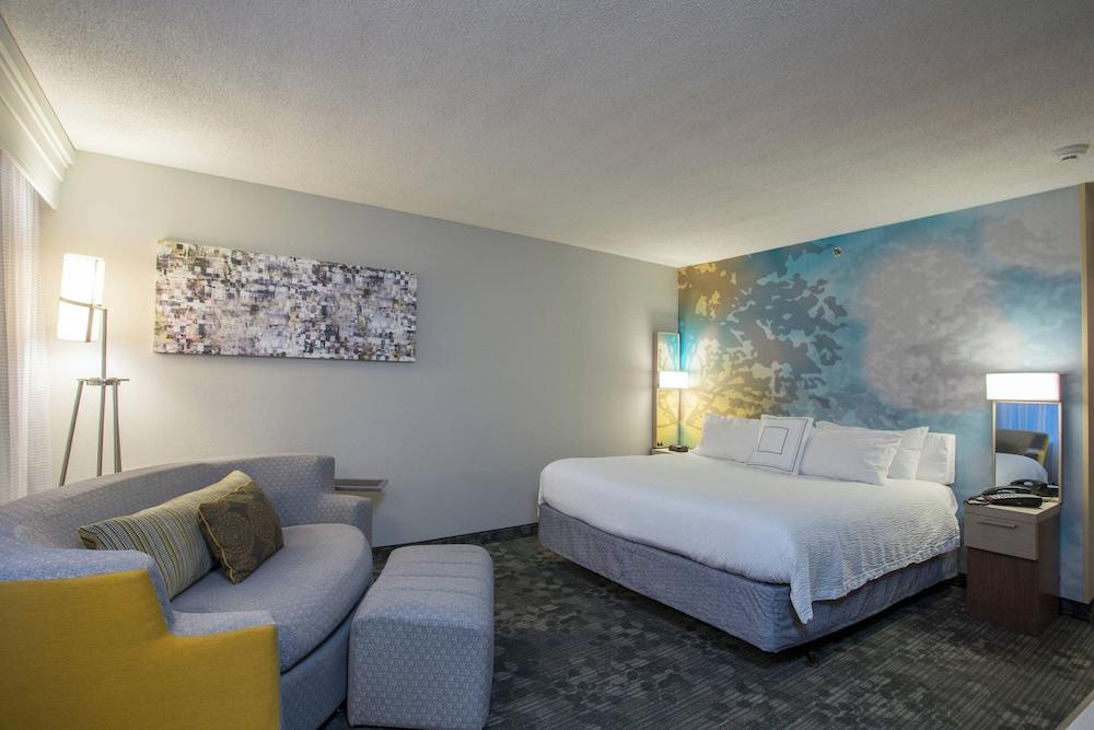 Courtyard by Marriott Raynham photo 10