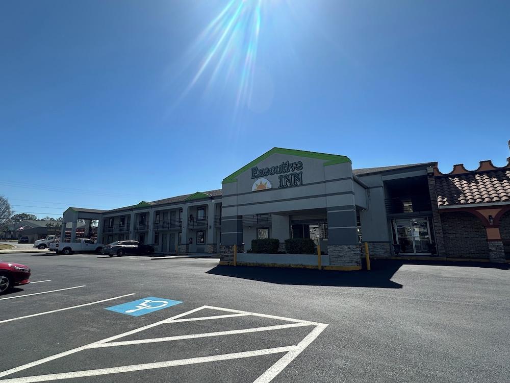 Executive Inn Locust Grove by Capital O — hotel in Locust Grove