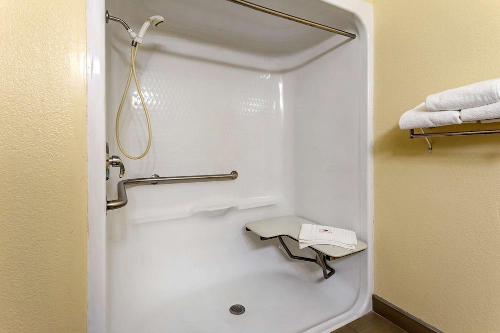 Comfort Inn & Suites North Aurora - Naperville photo 31