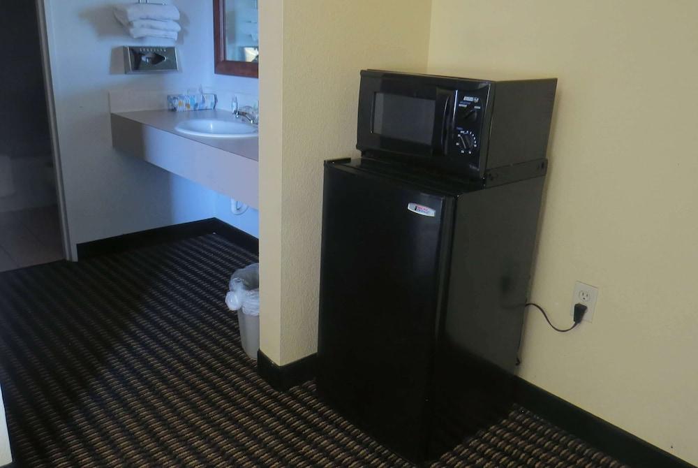 Travelodge by Wyndham Stratton photo 3