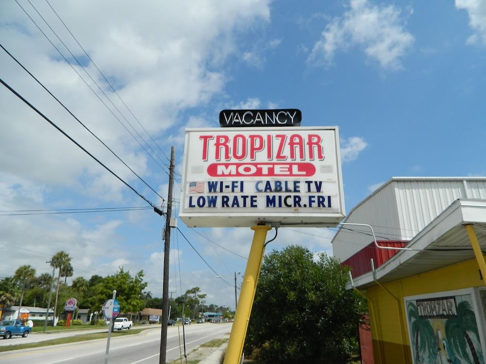 Tropizar Motel photo 13