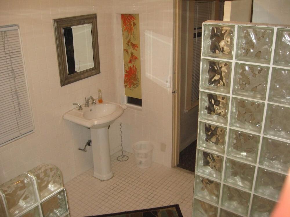 RK Hostel San Diego photo 32